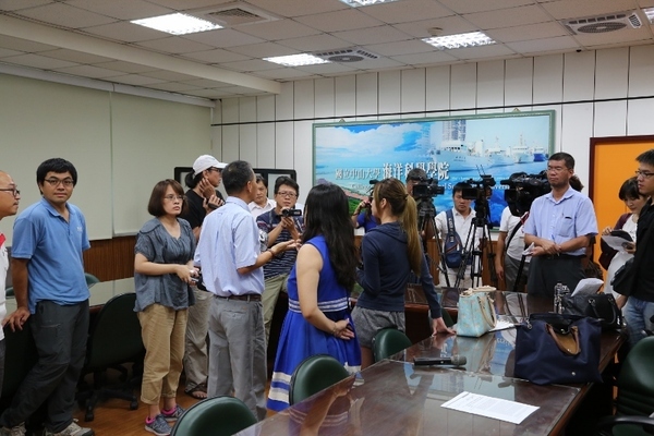 養蝦不怕暴雨水濁 中山大學研發新型水下攝影機(另開新視窗/jpg檔)圖片