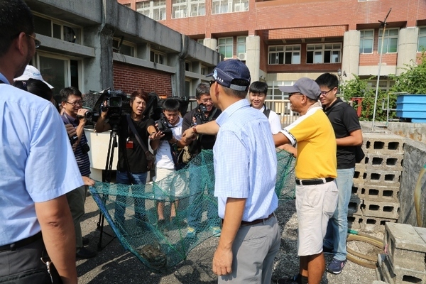 養蝦不怕暴雨水濁 中山大學研發新型水下攝影機(另開新視窗/jpg檔)圖片
