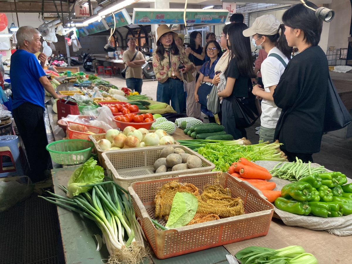菜市仔人情佮物愛(另開新視窗/jpg檔)圖片