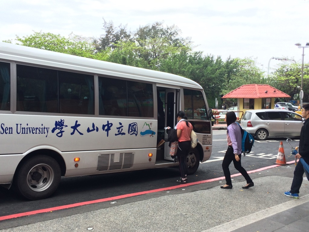 校園公車擴大服務 加班延駛超貼心(另開新視窗/jpg檔)圖片