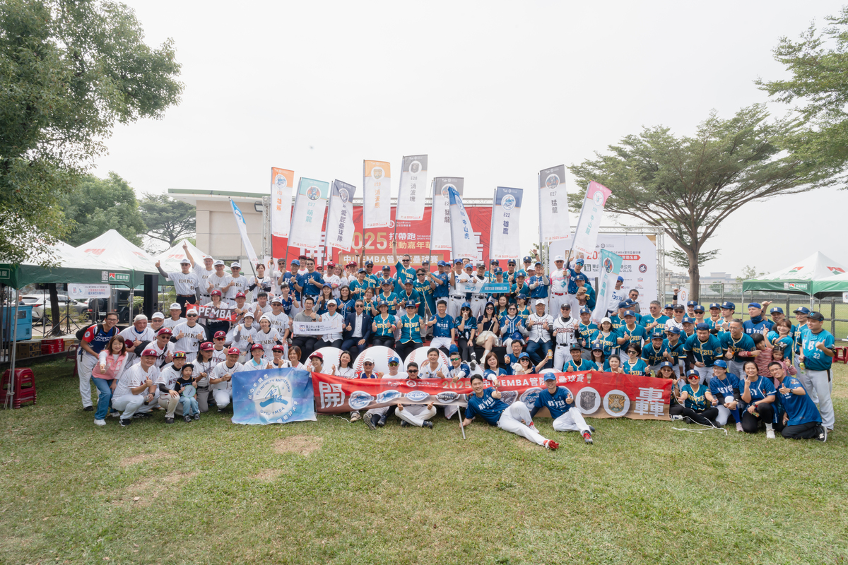 管院盃壘球賽共構最美團聚時刻(另開新視窗/jpg檔)圖片