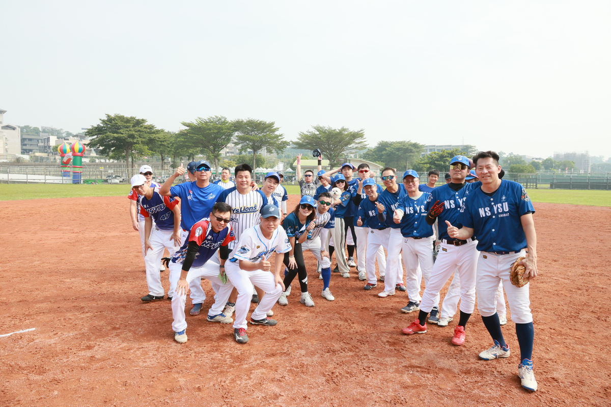 中山聯隊「世界一等一」 與E27(另開新視窗/jpg檔)圖片