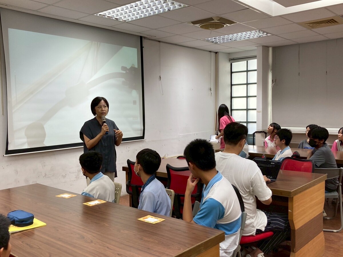 中山大學彭渰雯教授致詞(另開新視窗/jpg檔)圖片