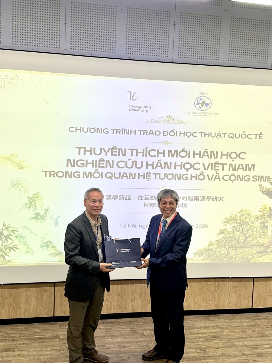 升龍大學武杜瓊副校長（左）與中山大學文學院賴錫三院長(另開新視窗/jpg檔)圖片