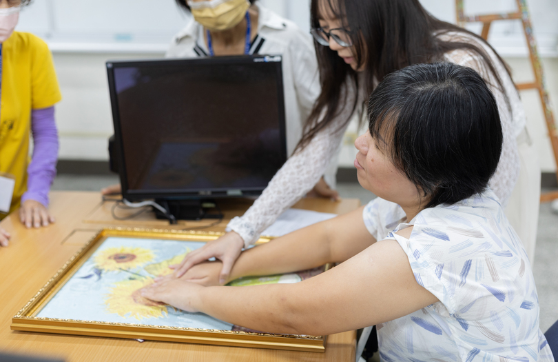 讓視障者「看見」藝術 人科學程《跨視界》多感官策展推文化平權