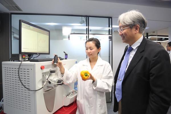 邁向頂尖大學計畫系列報導之十》中山鴻海攜手合作 為食安環境把關(另開新視窗/jpg檔)圖片