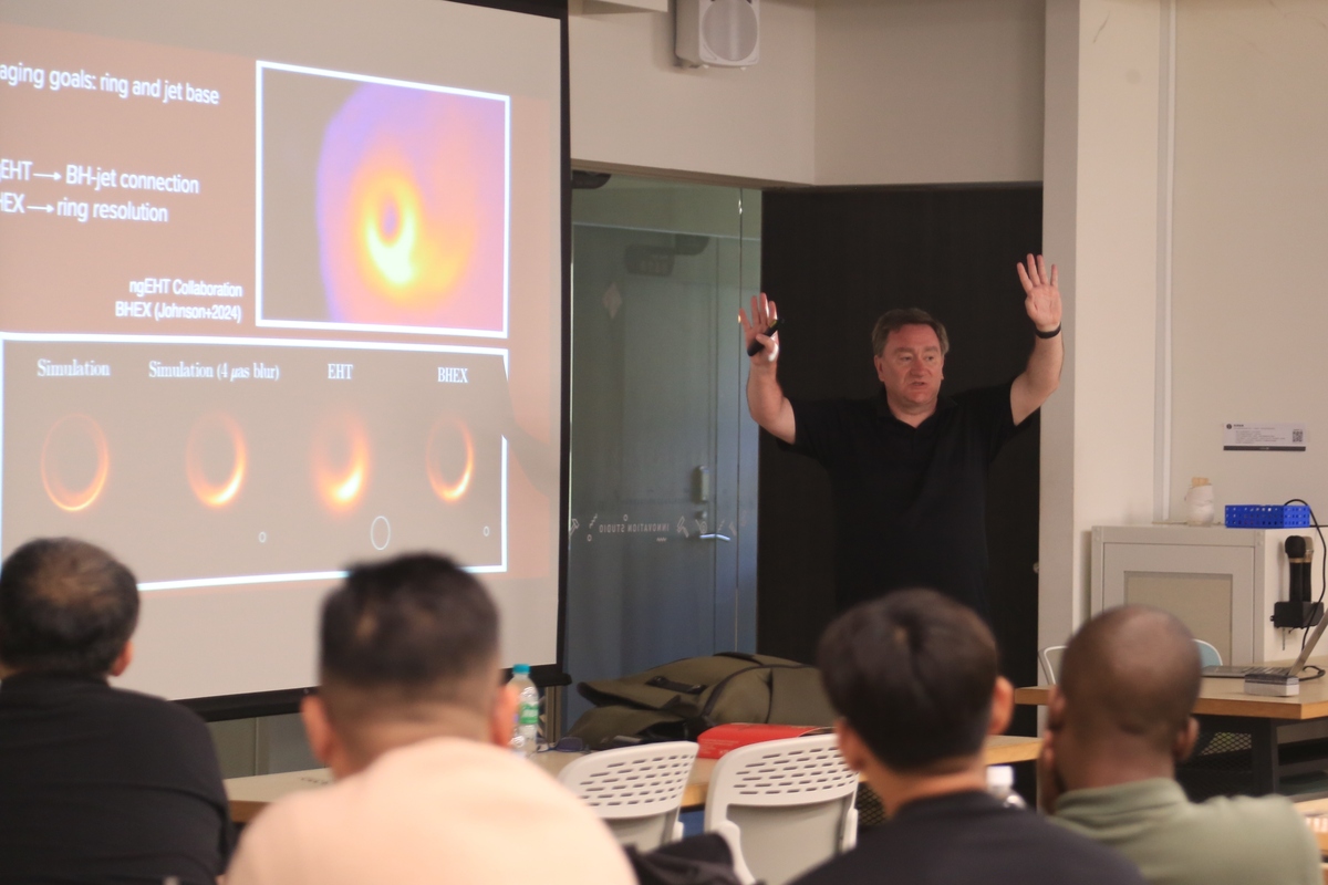 「The Event Horizon Telescope: From the First Image to the First Movie of a Black Hole」（事件視界望遠鏡：從黑洞的第一張照片到M87超大質量黑洞的首張動態影像）(另開新視窗/jpg檔)圖片