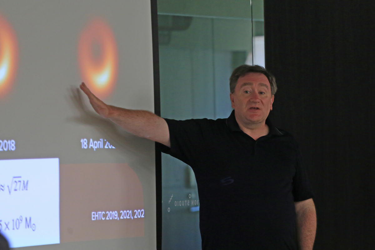 「The Event Horizon Telescope: From the First Image to the First Movie of a Black Hole」（事件視界望遠鏡：從黑洞的第一張照片到M87超大質量黑洞的首張動態影像）(另開新視窗/jpg檔)圖片