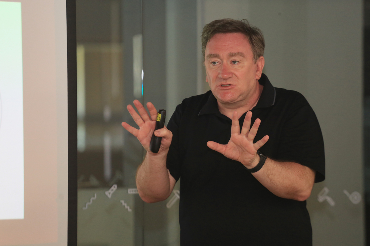 「事件視界望遠鏡」（Event Horizon Telescope, EHT）國際合作團隊計劃總執行長Laurent Loinard(另開新視窗/jpg檔)圖片