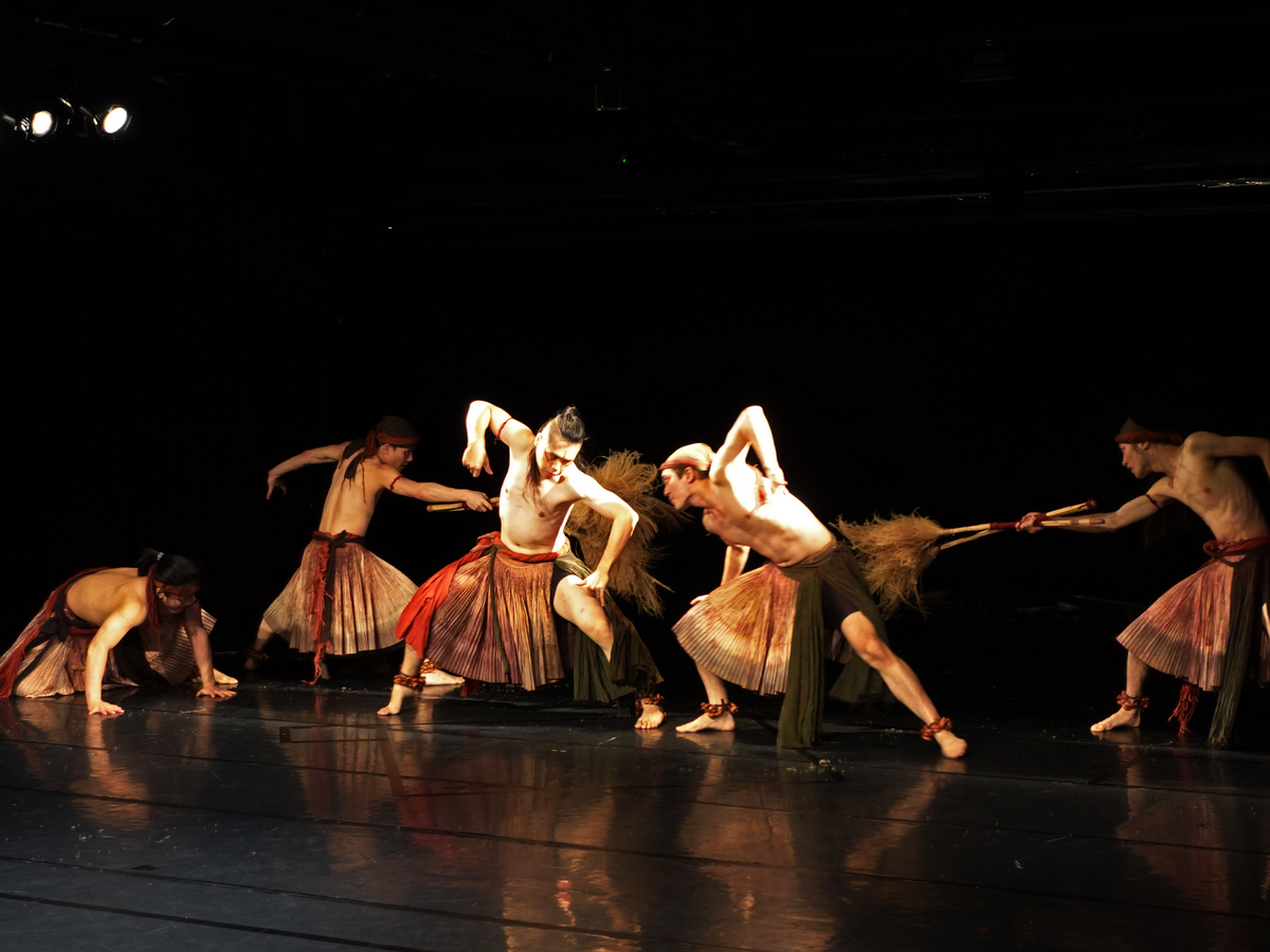 《當氣息化作舞步》活動邀請無垢舞蹈劇場於國立中山大學劇場藝術學系219實驗劇場演出舞作片段《芒花》，作為兩日活動的開場表演。(另開新視窗/jpg檔)圖片