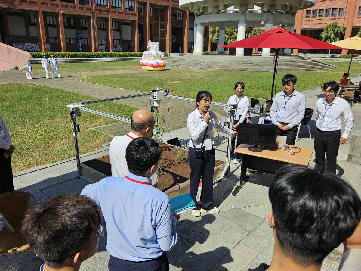 中山大學機械與機電工程學系張皓柔等人作品〈智慧型小番茄生長監測與採收系統〉(另開新視窗/jpg檔)圖片