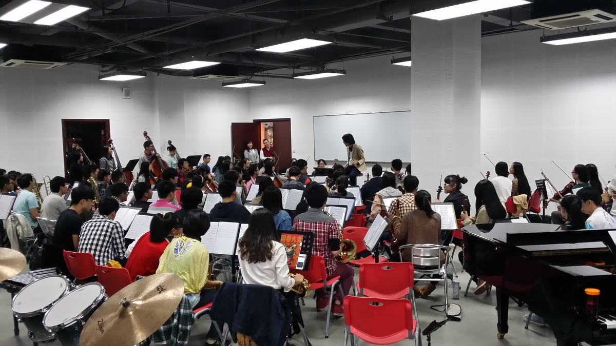 管弦樂團排練現場(另開新視窗/jpg檔)圖片