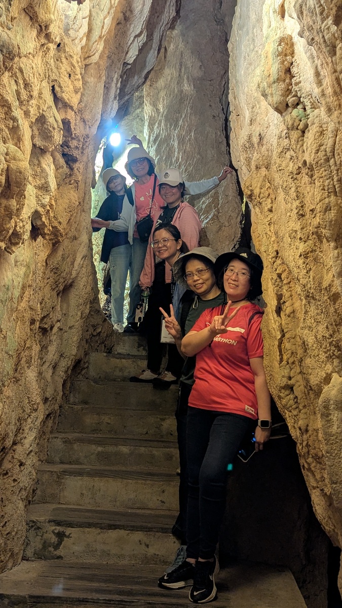 主任秘書李慶男親自帶隊，以精準時間控管與高效率路線規劃，帶領團隊在限定時間內完成多個景點走讀。(另開新視窗/jpg檔)圖片