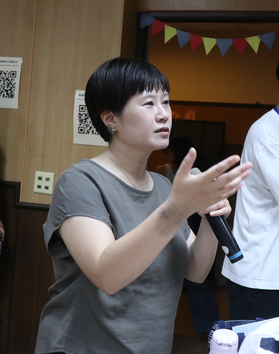 中山大學社會學系主任趙恩潔於開幕式致詞，勉勵學員透過社會學理解差異，在對話中拓展觀察社會的視野。(另開新視窗/jpg檔)圖片