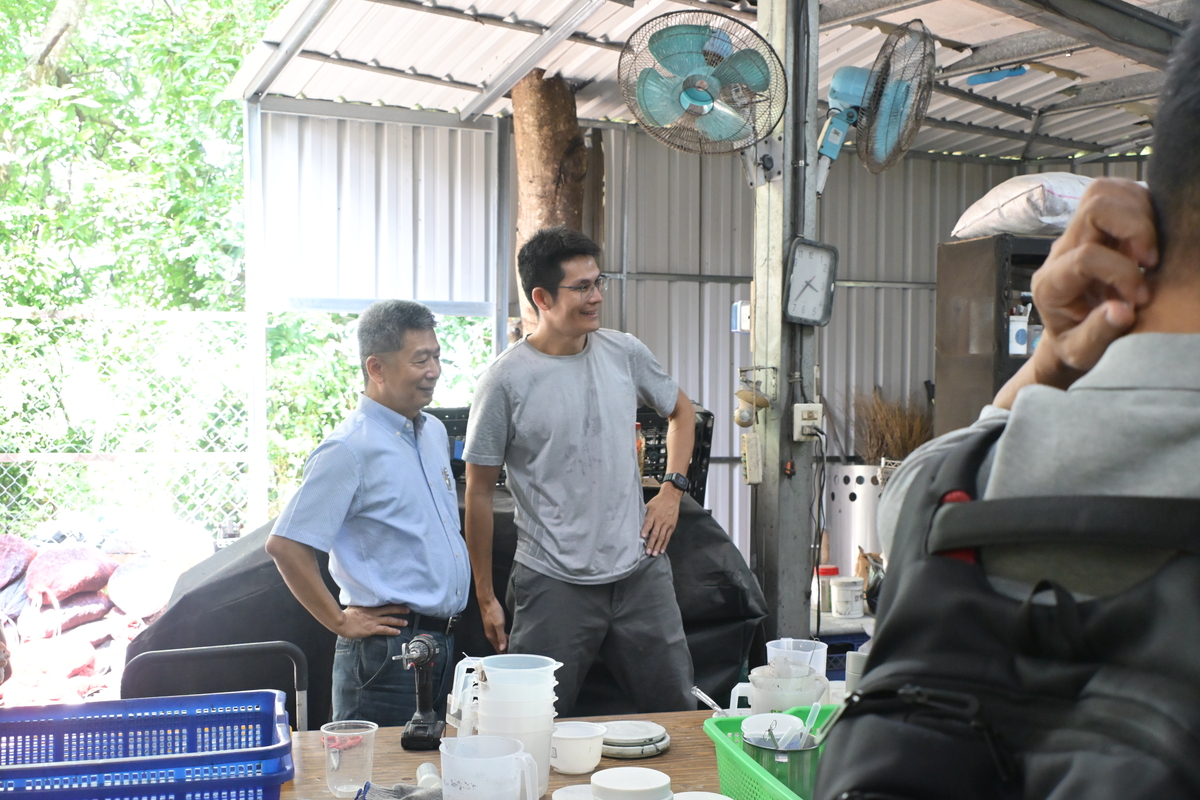USR計畫主持人郭瑞坤教授與官田烏金創辦人李政憲交流(另開新視窗/jpg檔)圖片