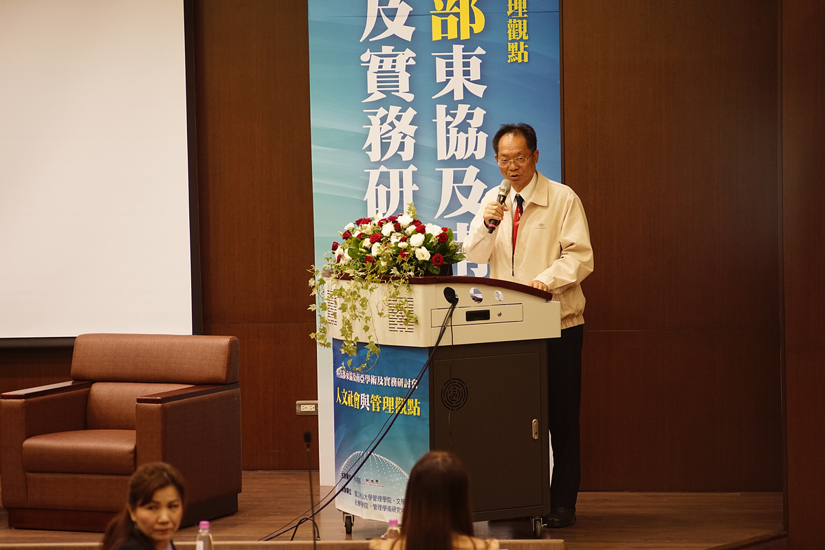 陳陽益副校長(另開新視窗/jpg檔)圖片