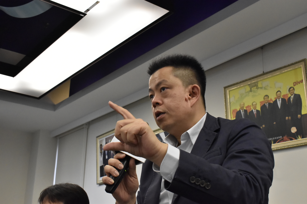 本事藝術創辦人郭偉甫以「當代藝術與永續發展」為題分享(另開新視窗/jpg檔)圖片