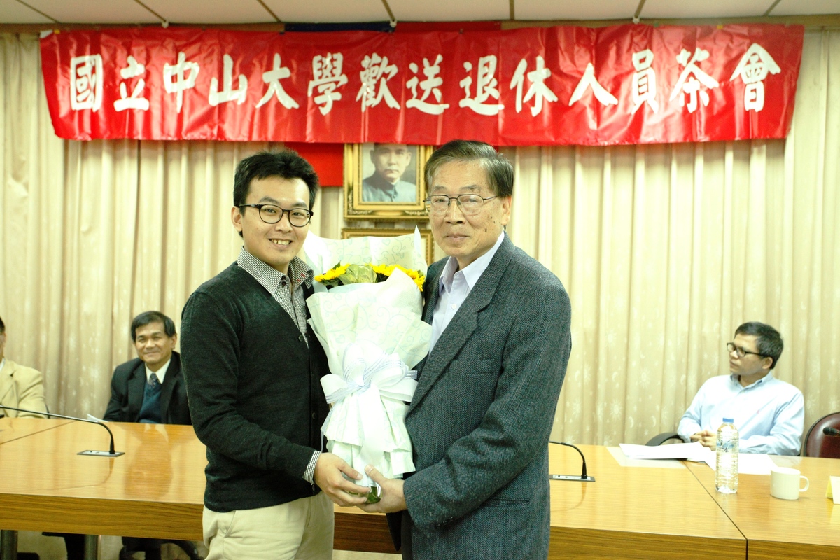 放心、享受　輕鬆人生　退休人員聯誼茶會(另開新視窗/jpg檔)圖片