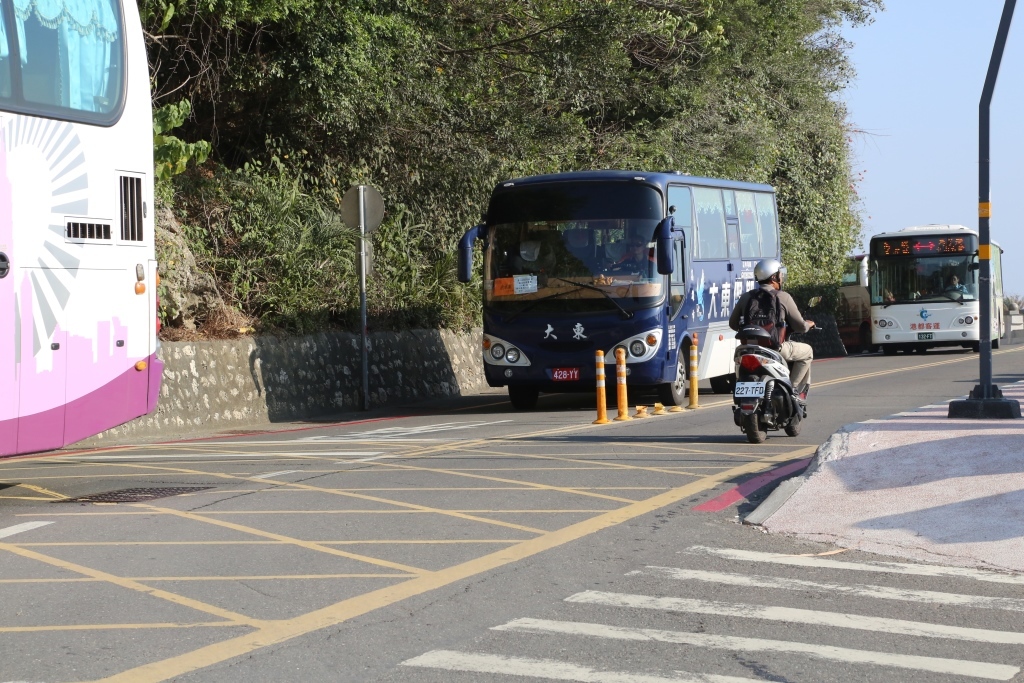 以價制量 期改善交通 中山大學5月1日起實施遊覽車停車費新標準(另開新視窗/jpg檔)圖片