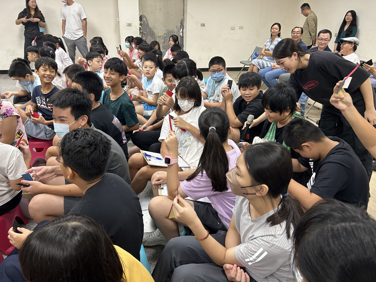 深植永續漁業觀念　海洋教育劇場巡迴高雄濱海小學(另開新視窗/jpg檔)圖片