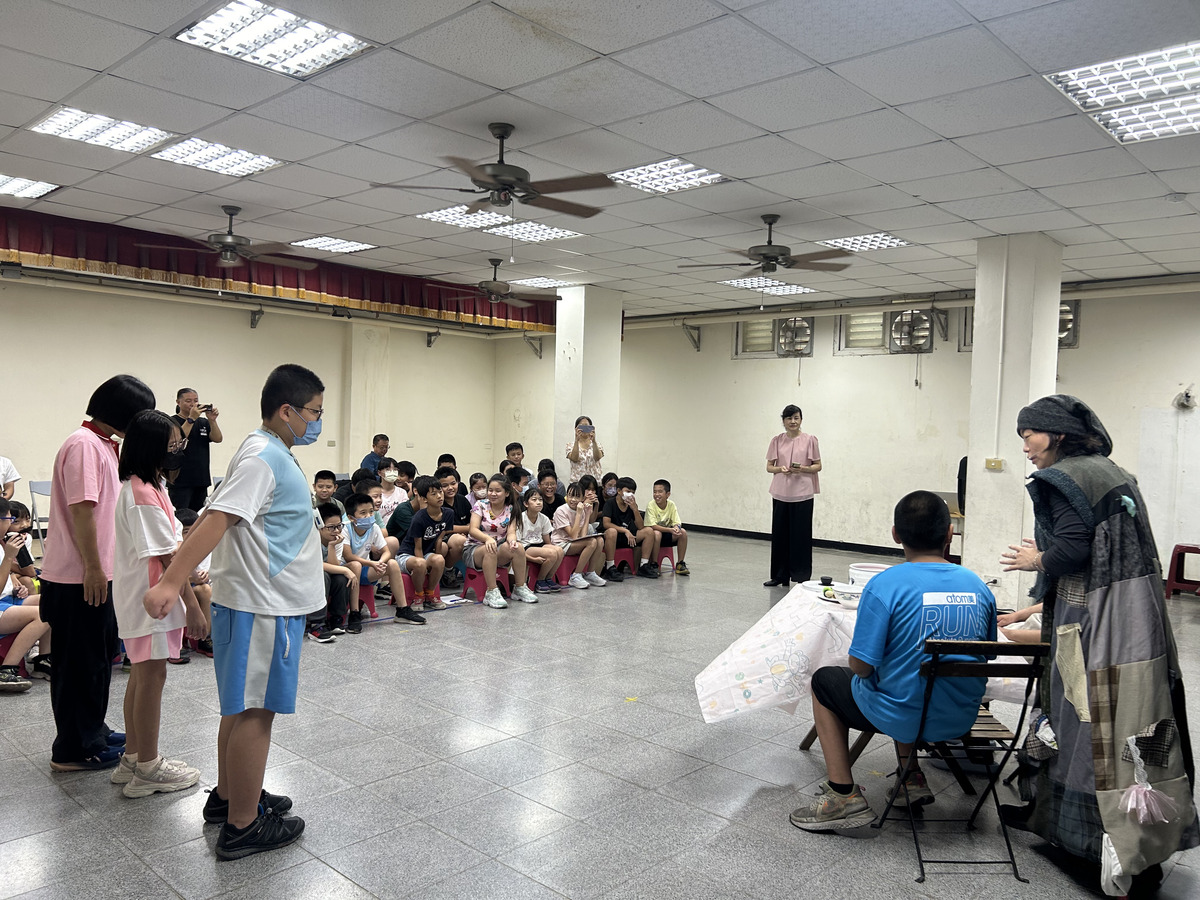 深植永續漁業觀念　海洋教育劇場巡迴高雄濱海小學(另開新視窗/jpg檔)圖片