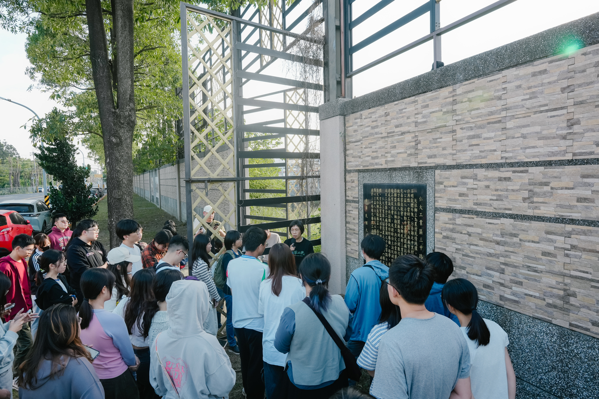 三中路防爆牆前講解(另開新視窗/jpg檔)圖片