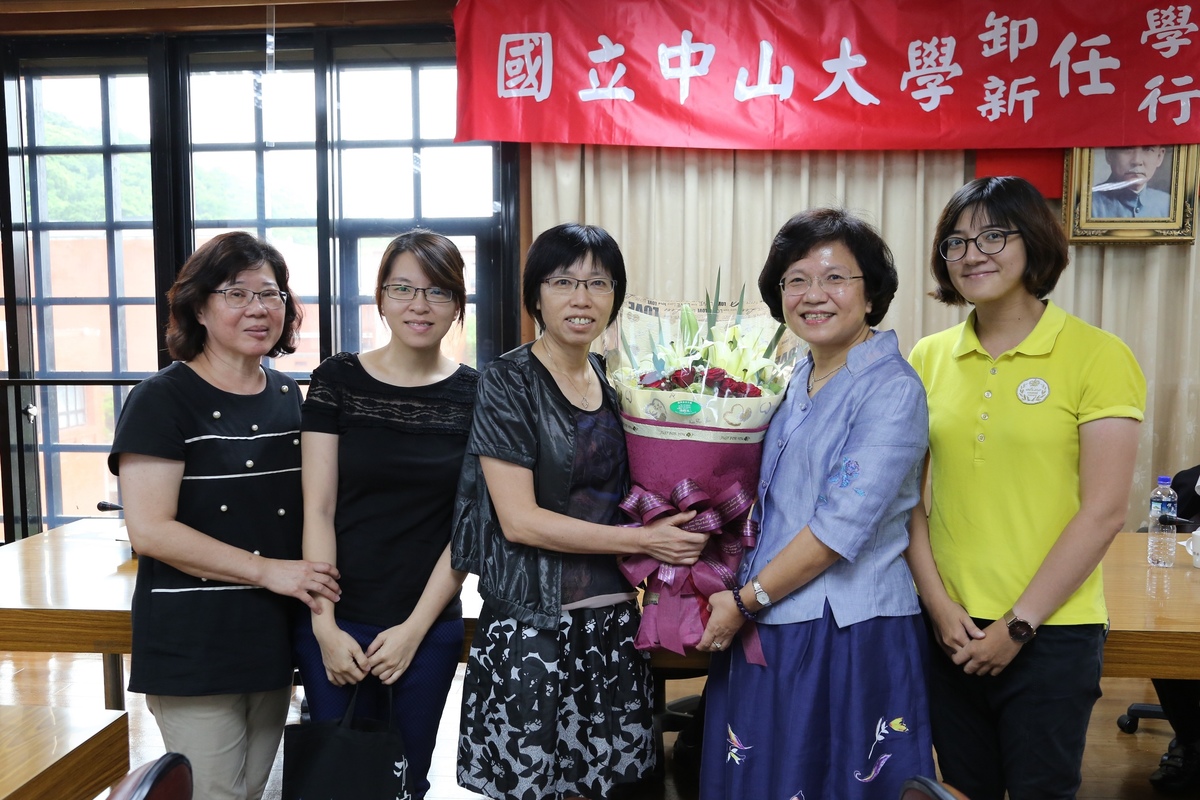 承先啟後 新卸任一級主管交接(另開新視窗/jpg檔)圖片