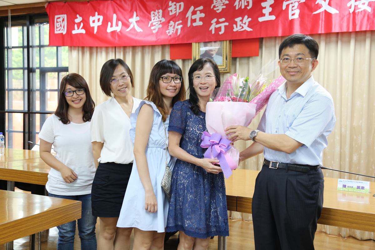 承先啟後 新卸任一級主管交接(另開新視窗/jpg檔)圖片