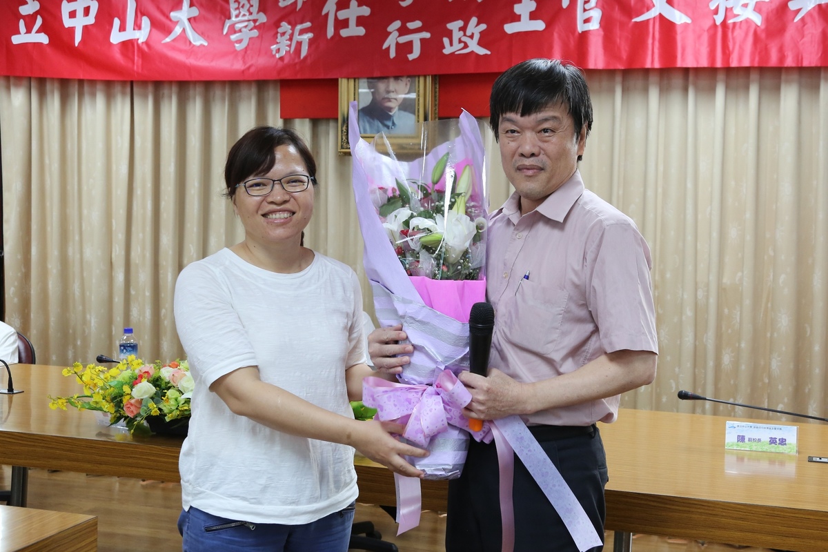 承先啟後 新卸任一級主管交接(另開新視窗/jpg檔)圖片
