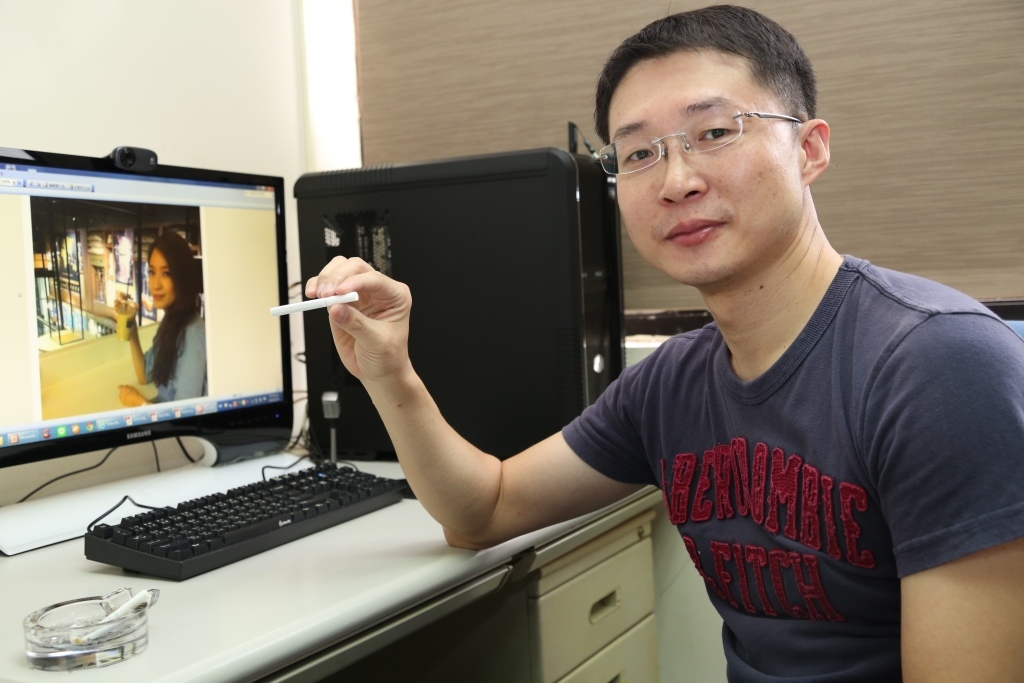 邁向頂尖大學計畫系列報導之五》中山大學研究：想戒菸？看美女易破功！(另開新視窗/jpg檔)圖片