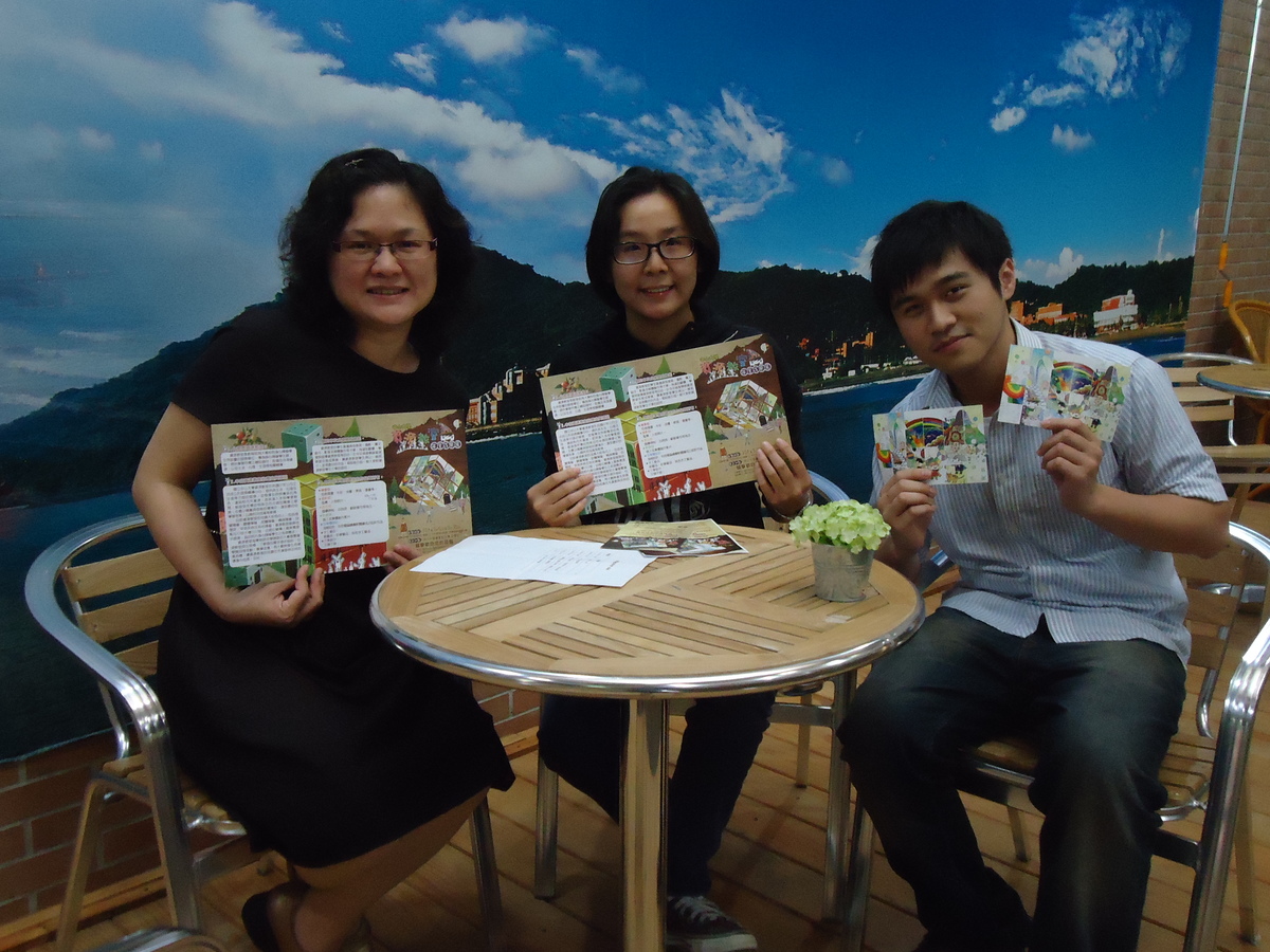 左起為丁俐月老師、陳之庭老師、江偉豪同學(另開新視窗/jpg檔)圖片