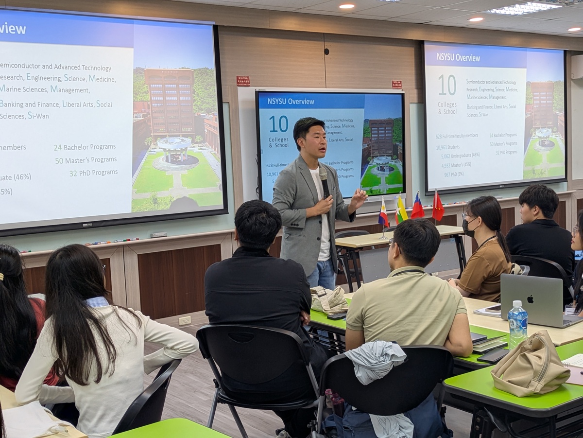 中山大學國際處僑外組林晉禾組長歡迎各國學生來到西子灣(另開新視窗/jpg檔)圖片