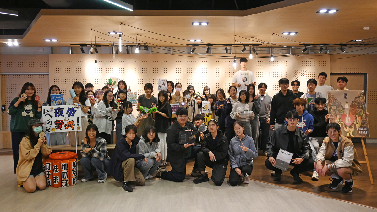 國立中山大學人文暨科技跨領域學士學位學程「創意設計方法」課程舉辦「廢進心思」設計成果展(另開新視窗/jpg檔)圖片