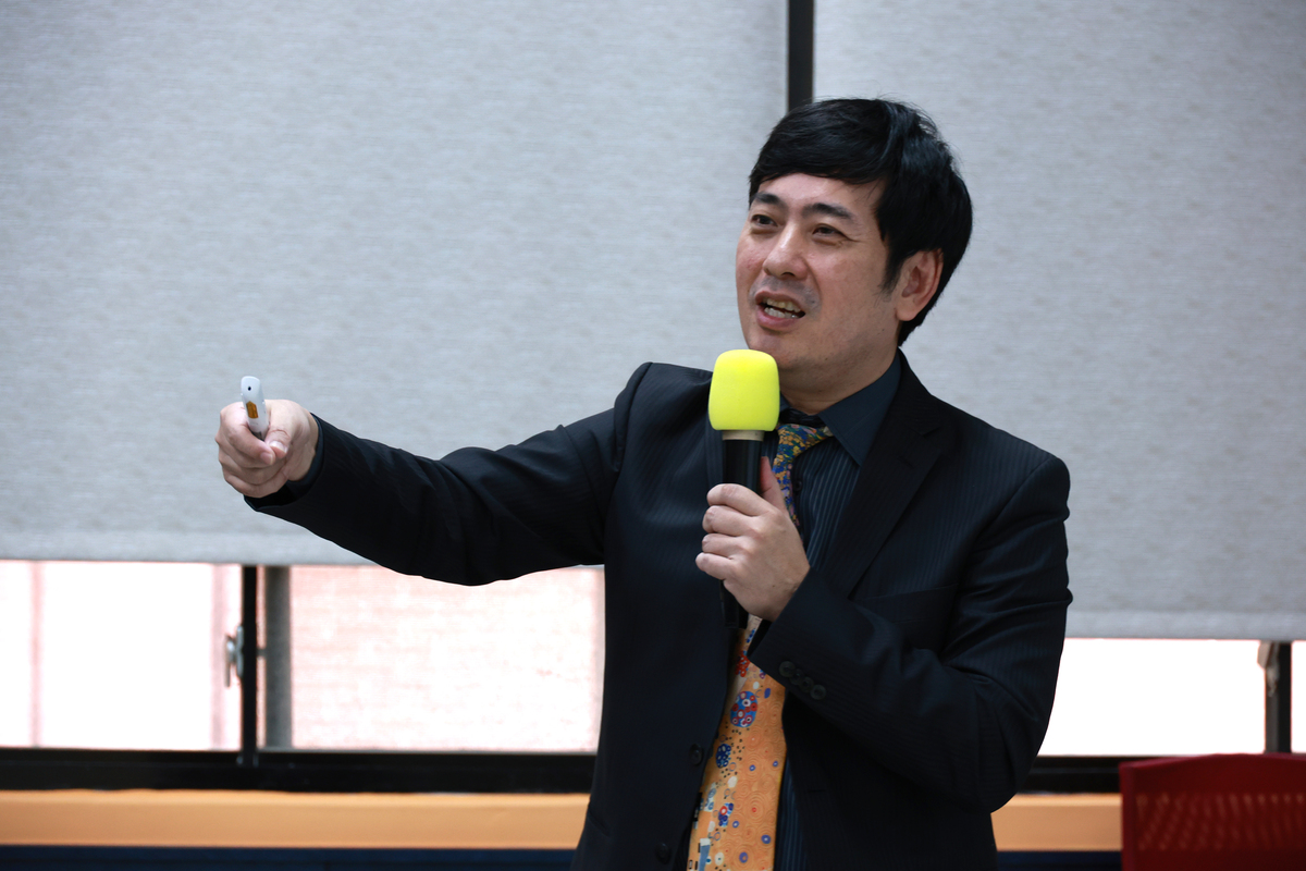 國立中山大學舉辦2024諾貝爾獎系列科普講座，邀請臺灣大學經濟系林明仁特聘教授分享經濟學獎得主理論(另開新視窗/jpg檔)圖片