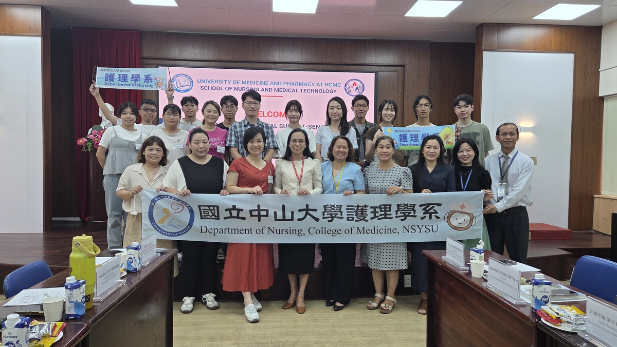 國立中山大學護理學系「跨文化與靈性照護」海外見習，與胡志明市醫藥大學師生合影(另開新視窗/jpg檔)圖片