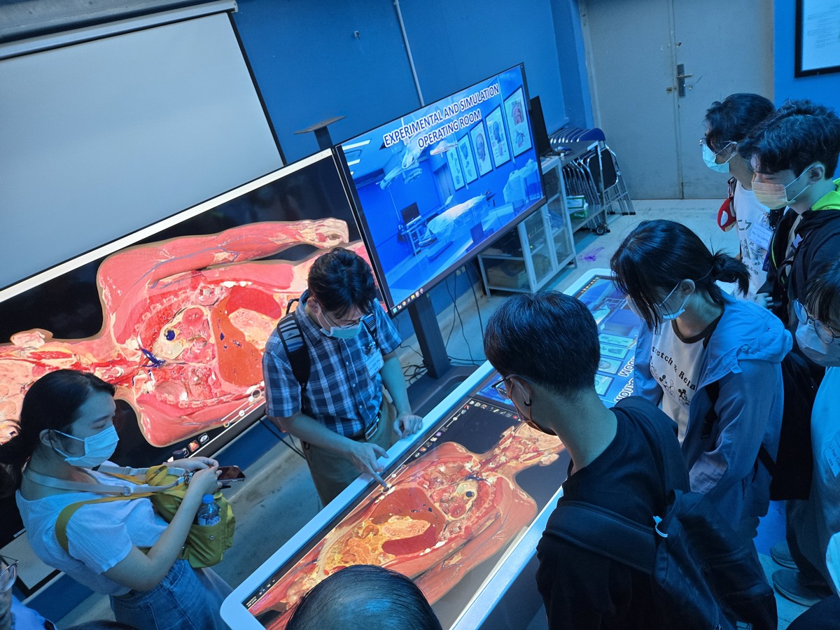參訪UMP胡志明市醫藥大學解剖教室，了解醫學生解剖課程，站別評量及大體捐贈教育制度(另開新視窗/jpg檔)圖片