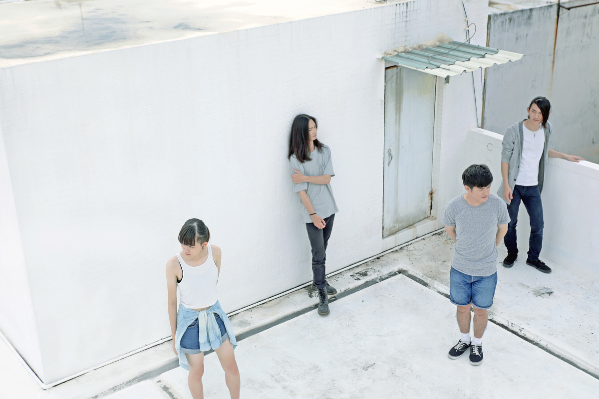 「白頻率」以清晰的旋律和強烈的曲式，嘗試在多種曲風中建構屬於自己的平衡點，時而低語、時而宣洩，抒發內心最真實的感受(另開新視窗/jpg檔)圖片