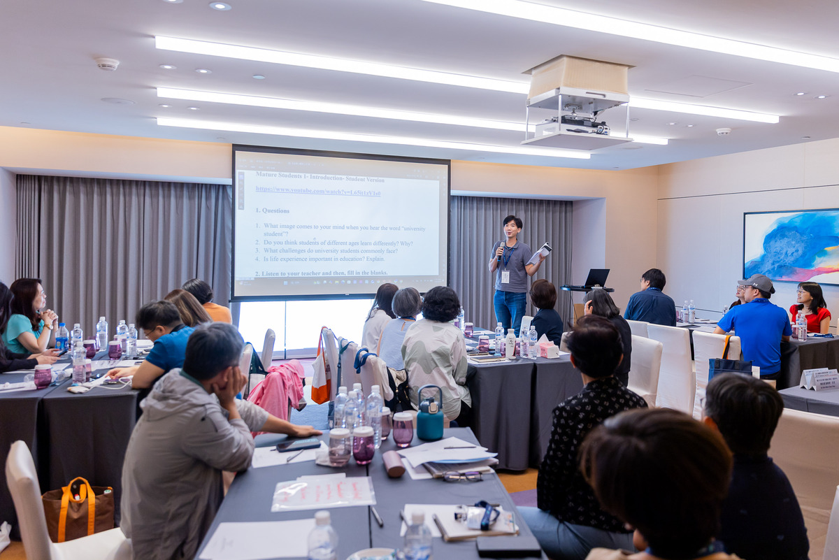 培訓營學員執行教學演示交流全英授課經驗(另開新視窗/jpg檔)圖片