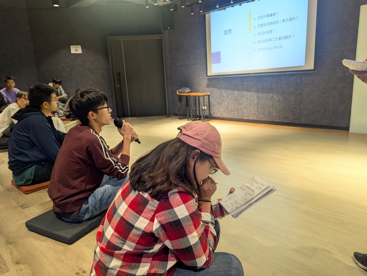 講座參與學生踴躍提問民防準備工作相關議題(另開新視窗/jpg檔)圖片