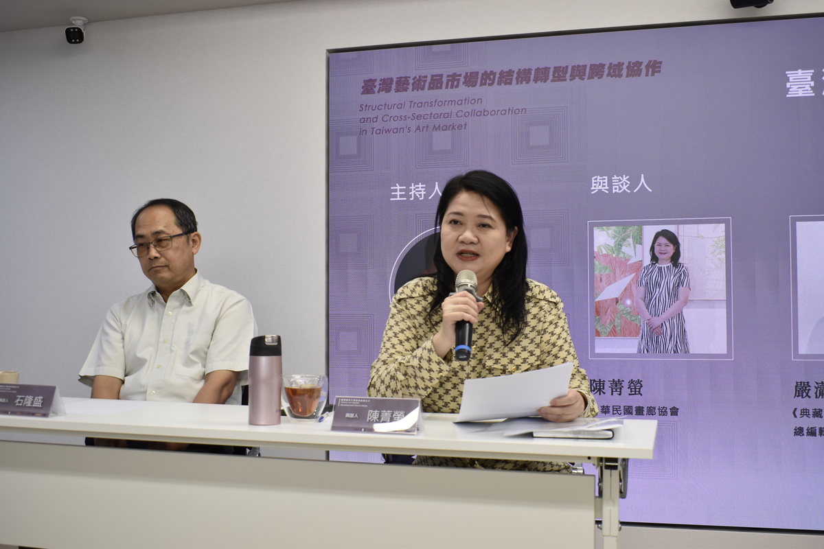 社團法人中華民國畫廊協會理事長陳菁瑩（右）(另開新視窗/jpg檔)圖片