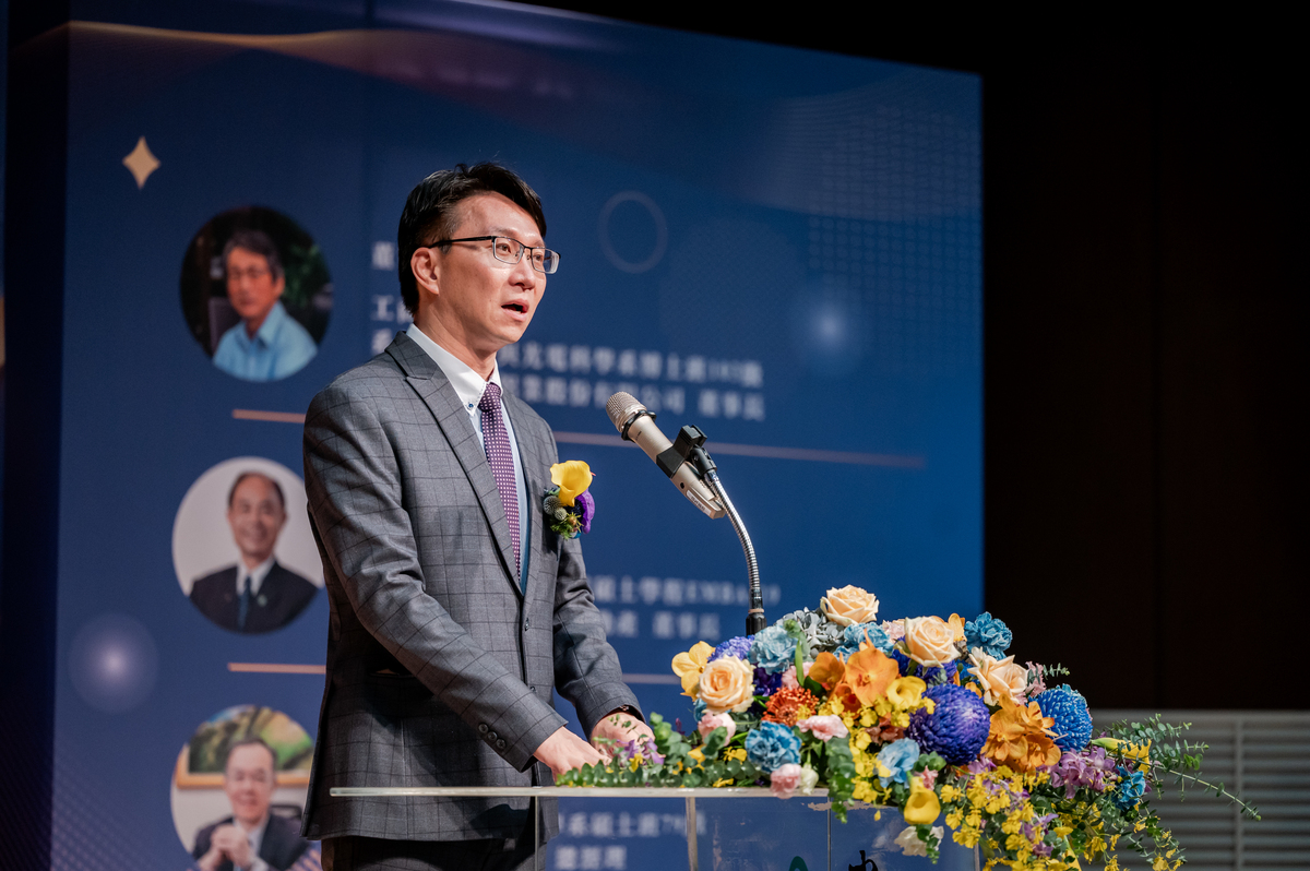 國立清華大學材料科學工程學系闕郁倫講座教授為物理學系89級校友(另開新視窗/jpg檔)圖片