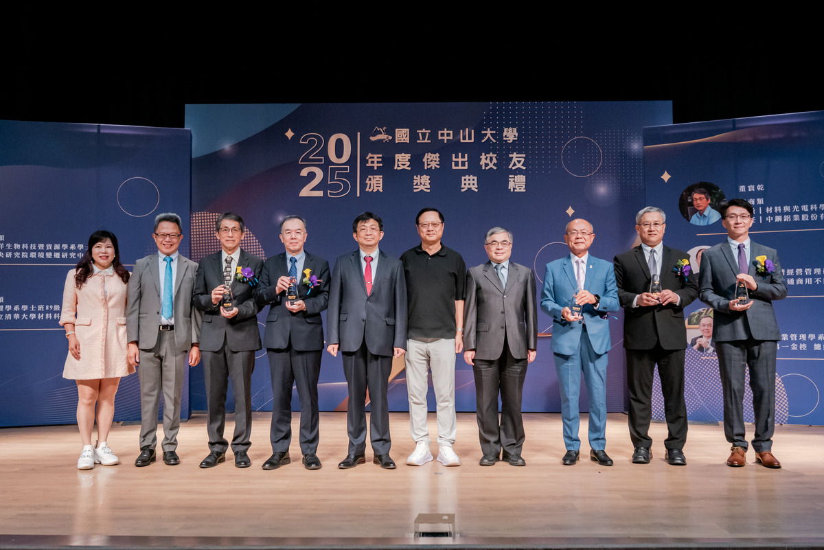 與師長合影(另開新視窗/jpg檔)圖片