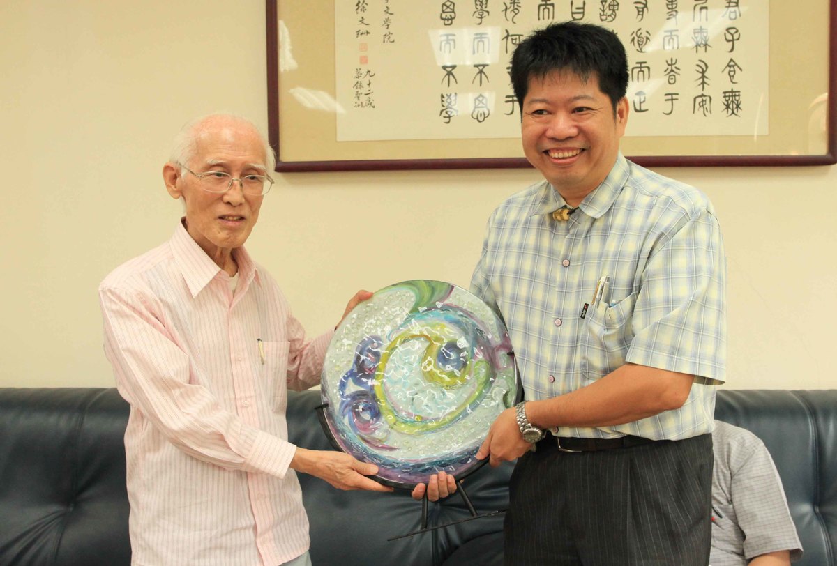 王以亮老師獻「曲水流觴」(另開新視窗/jpg檔)圖片