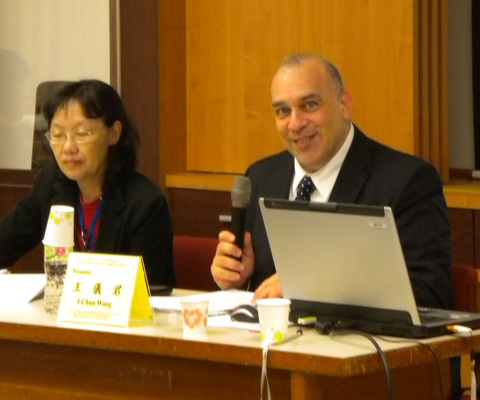 2010年國際學術研討會 各界菁英齊聚一堂(另開新視窗/jpg檔)圖片