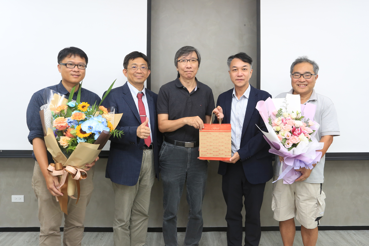 工學院與光電系合影(另開新視窗/jpg檔)圖片