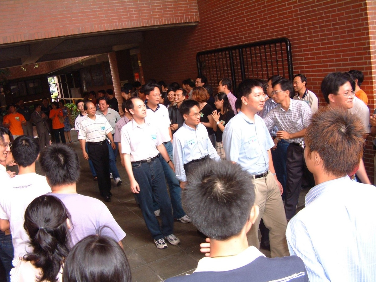 今年94級的企研所新生共計有120人(另開新視窗/jpg檔)圖片