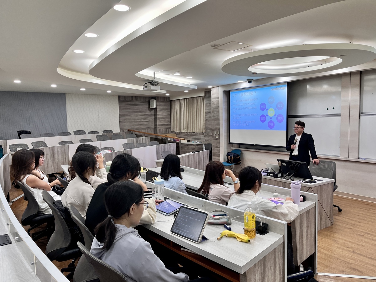 領導力企業管理顧問有限公司朱峰成總經理分享管顧職涯背景(另開新視窗/jpg檔)圖片