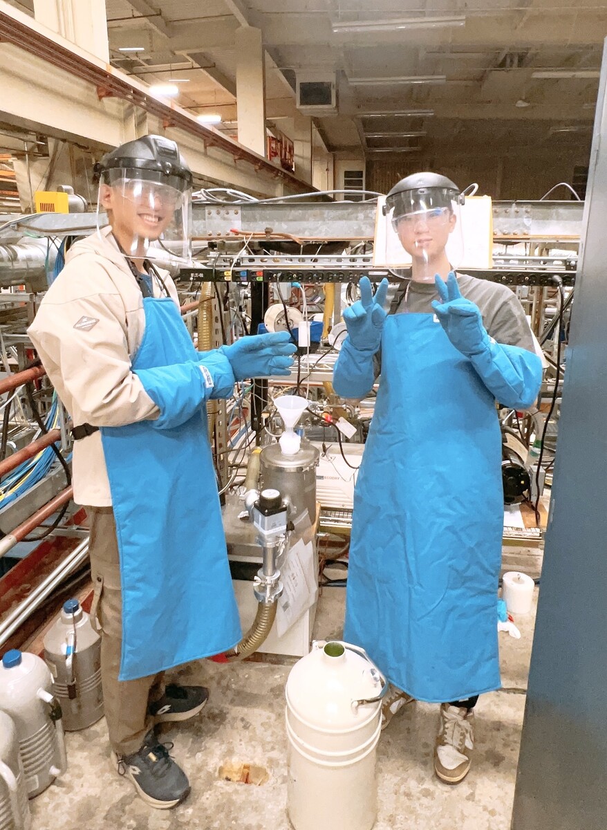國立中山大學氣膠科學研究中心研究團隊於美國SLAC國家加速器實驗室進行合作實驗。(另開新視窗/jpg檔)圖片