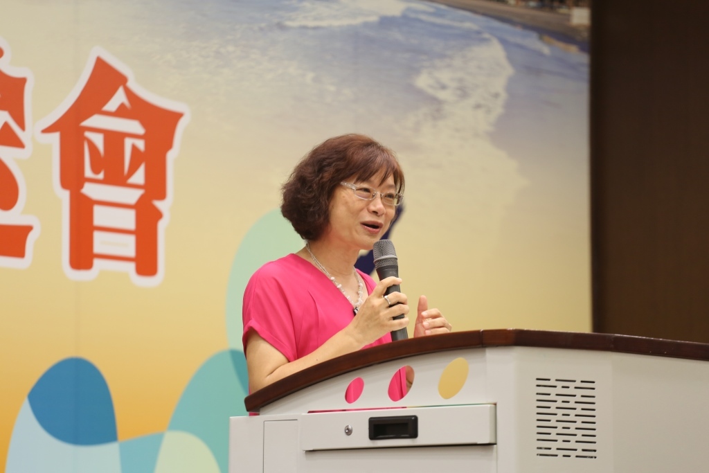 人事室黃珊瑜主任希望楊部長笑口常開(另開新視窗/jpg檔)圖片