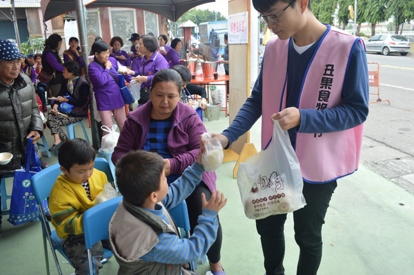 中山大學學生實踐社會責任(另開新視窗/jpg檔)圖片